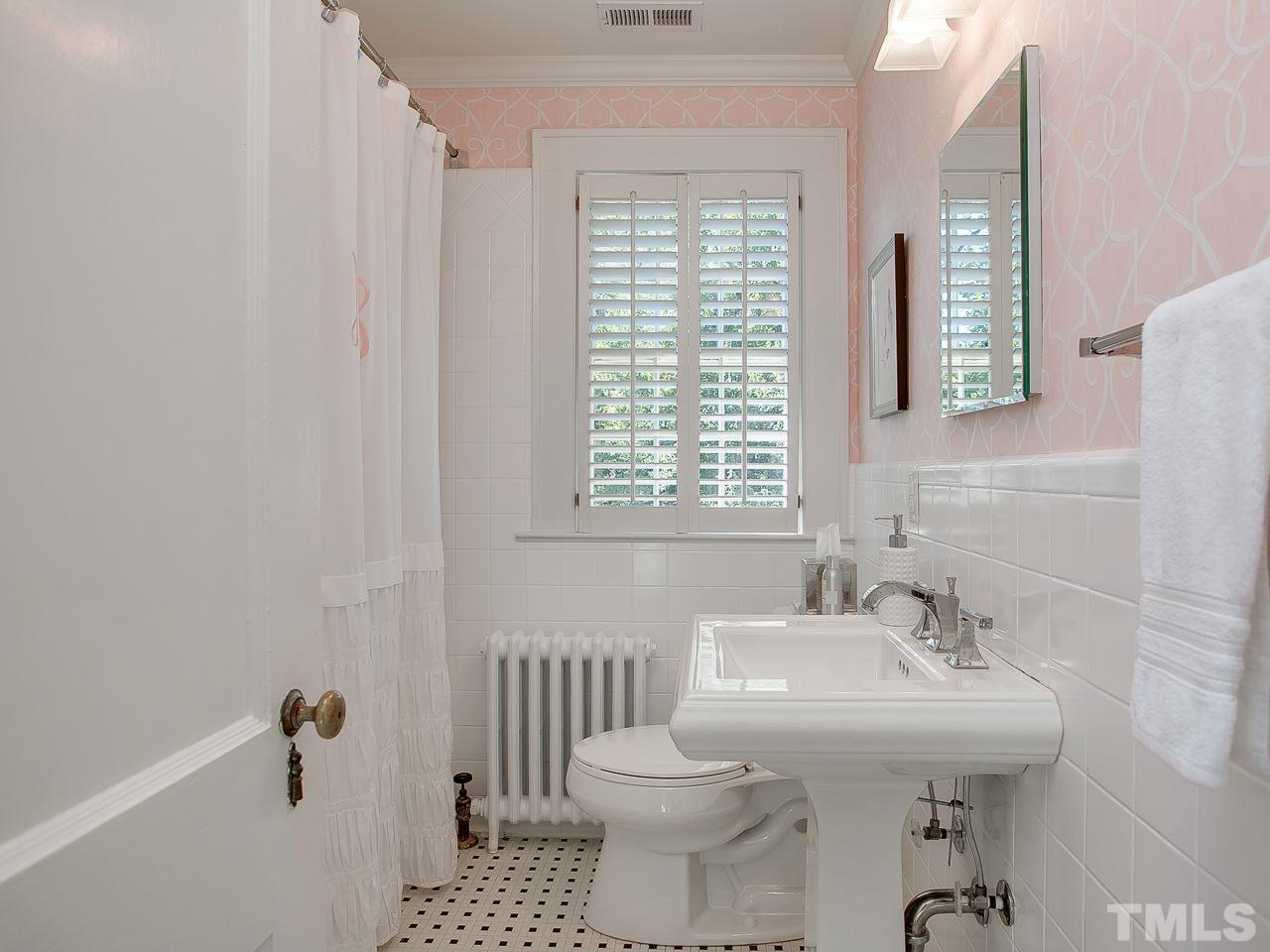 2513 Kenmore Drive Raleigh, NC 27608 - Photo 15 of 23 Gallery Image 15