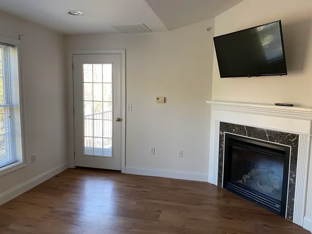 $2,500 | 59 Cluff Road, Unit 16, Salem, NH 03079