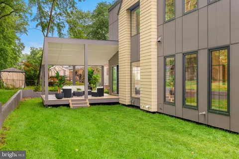 $2,495,000 | 113 James Drive Southwest, Vienna, VA 22180