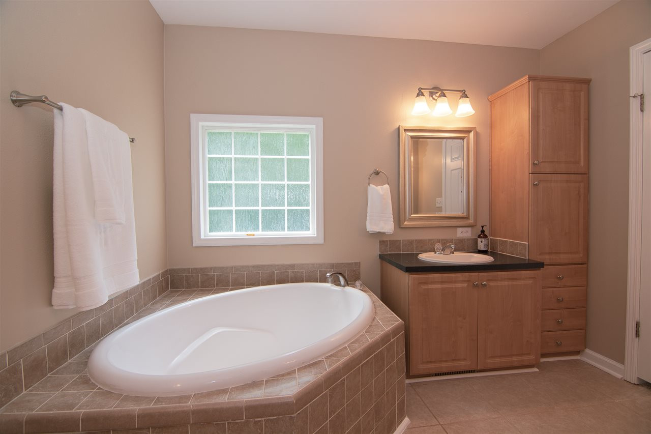 8506 Creek Road Willow Spring, NC 27592 - Photo 16 of 18 Large Tub