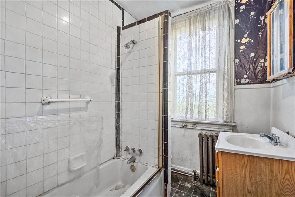 2627 Ellis Street Pittsburgh, PA 15214 - Photo 13 of 23
