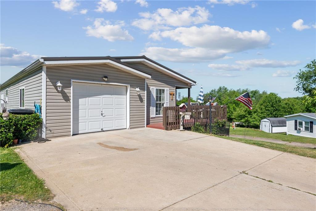 404 Blue Jay Lane Apollo, PA 15613 - Photo 2 of 29