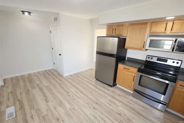 $184,900 | 19627 Southland Avenue, South Bend, IN 46614