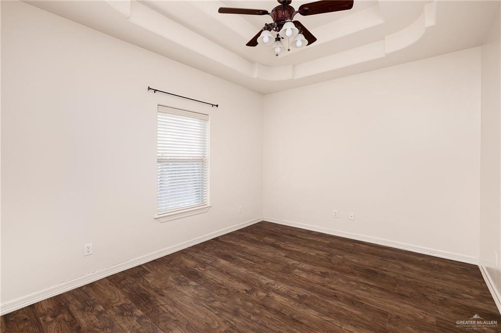 402 Hackberry Avenue Mission, TX 78572 - Photo 9 of 12