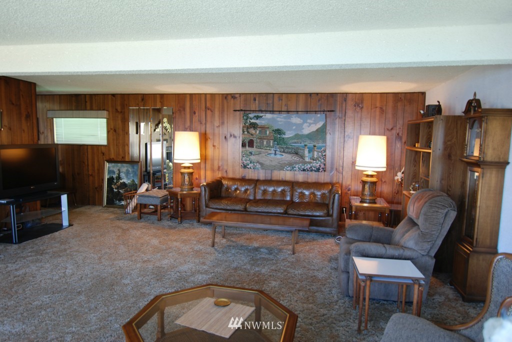 1952 South Lakeshore Road Chelan, WA 98816 - Photo 12 of 24 Gallery Image 12