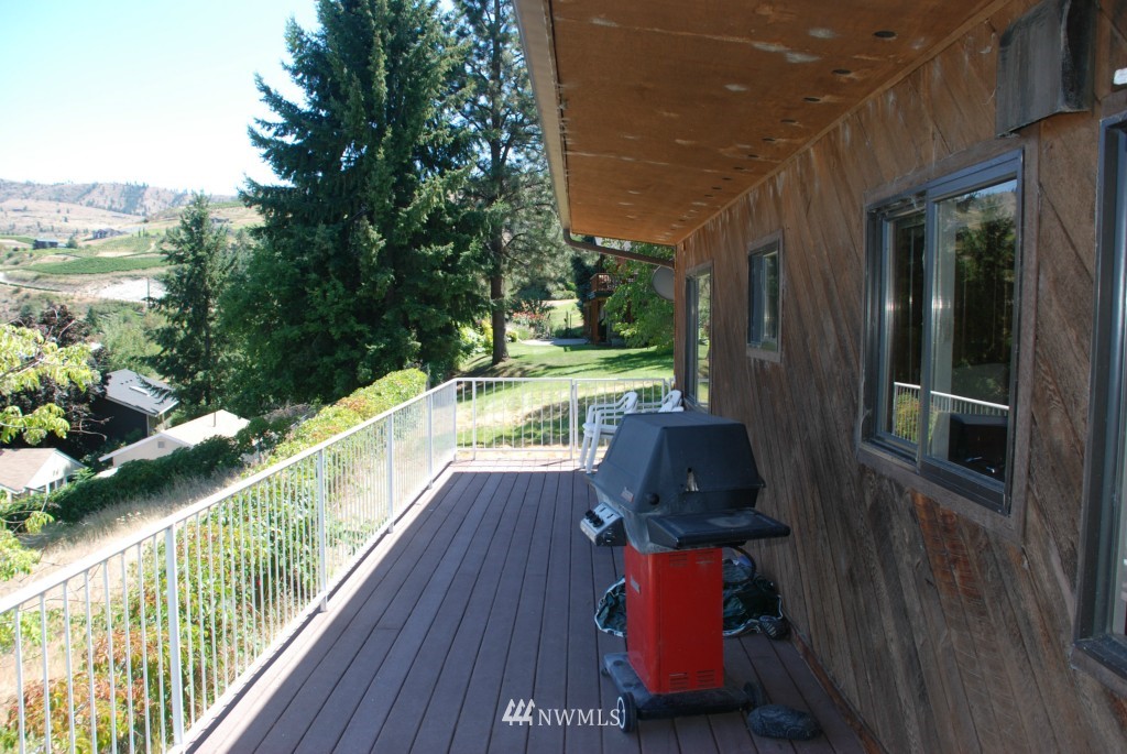 1952 South Lakeshore Road Chelan, WA 98816 - Photo 16 of 24 Gallery Image 16