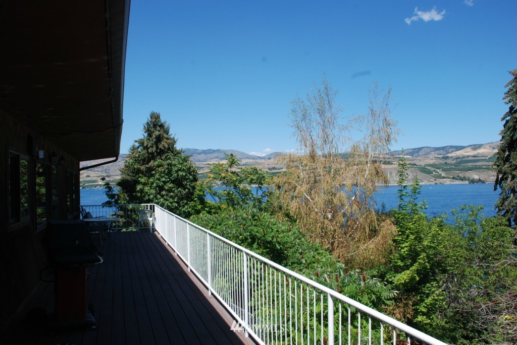 1952 South Lakeshore Road Chelan, WA 98816 - Photo 19 of 24 Gallery Image 19