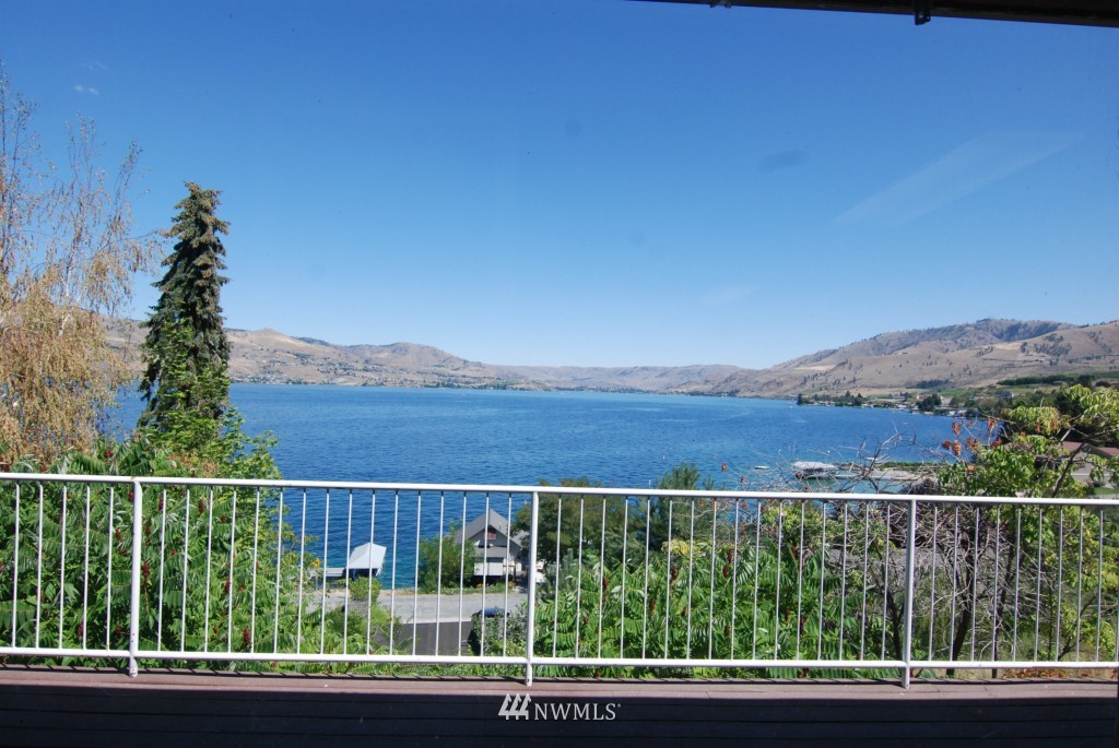 1952 South Lakeshore Road Chelan, WA 98816 - Photo 20 of 24 Gallery Image 20