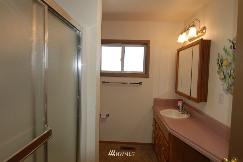 1952 South Lakeshore Road Chelan, WA 98816 - Photo 5 of 24 Gallery Image 5