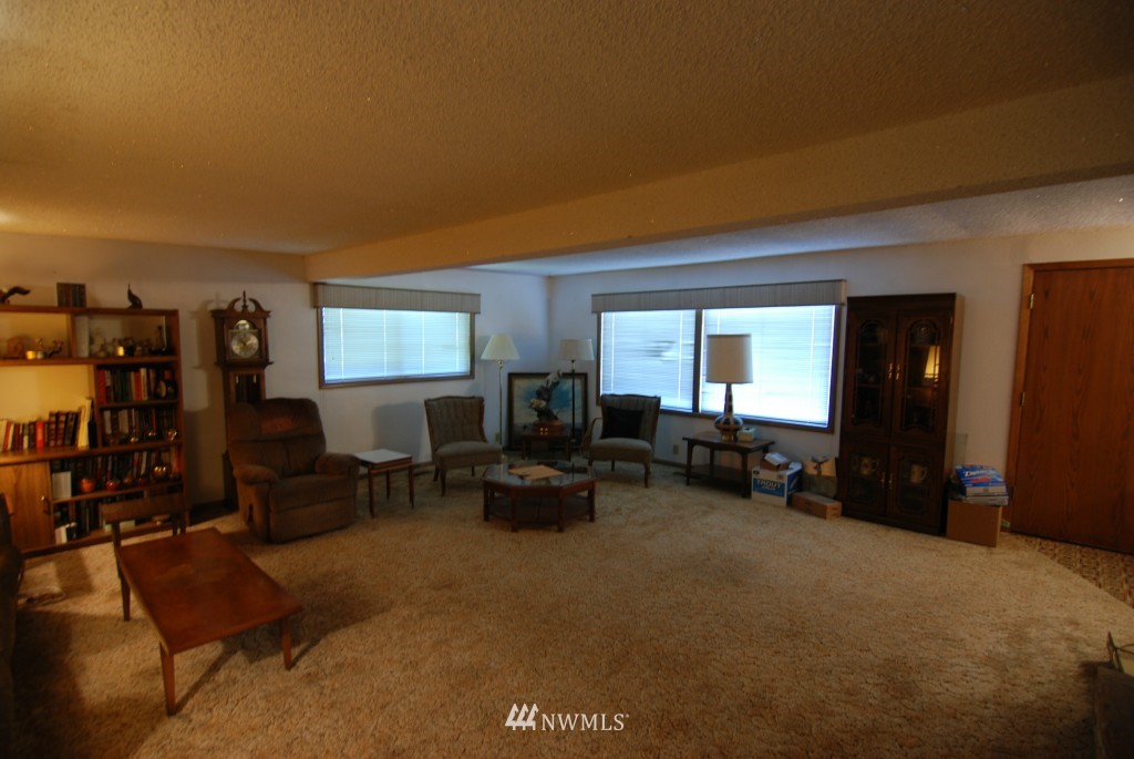 1952 South Lakeshore Road Chelan, WA 98816 - Photo 9 of 24 Gallery Image 9