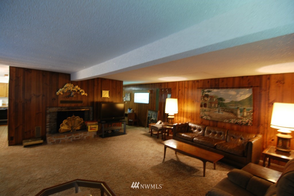 1952 South Lakeshore Road Chelan, WA 98816 - Photo 10 of 24 Gallery Image 10