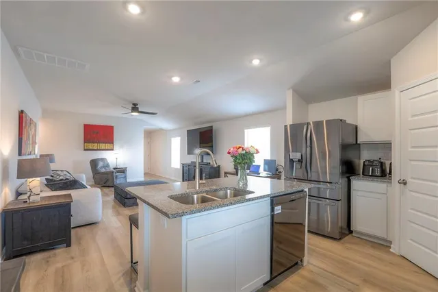 $289,900 | 435 East Park Hill Drive, Tonganoxie, KS 66086