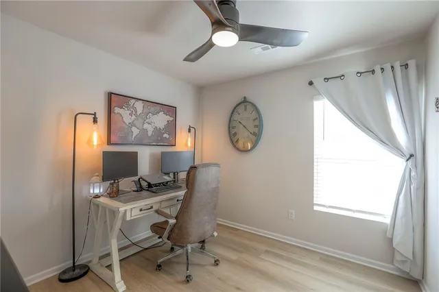 $289,900 | 435 East Park Hill Drive, Tonganoxie, KS 66086