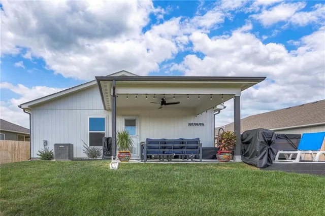 $289,900 | 435 East Park Hill Drive, Tonganoxie, KS 66086