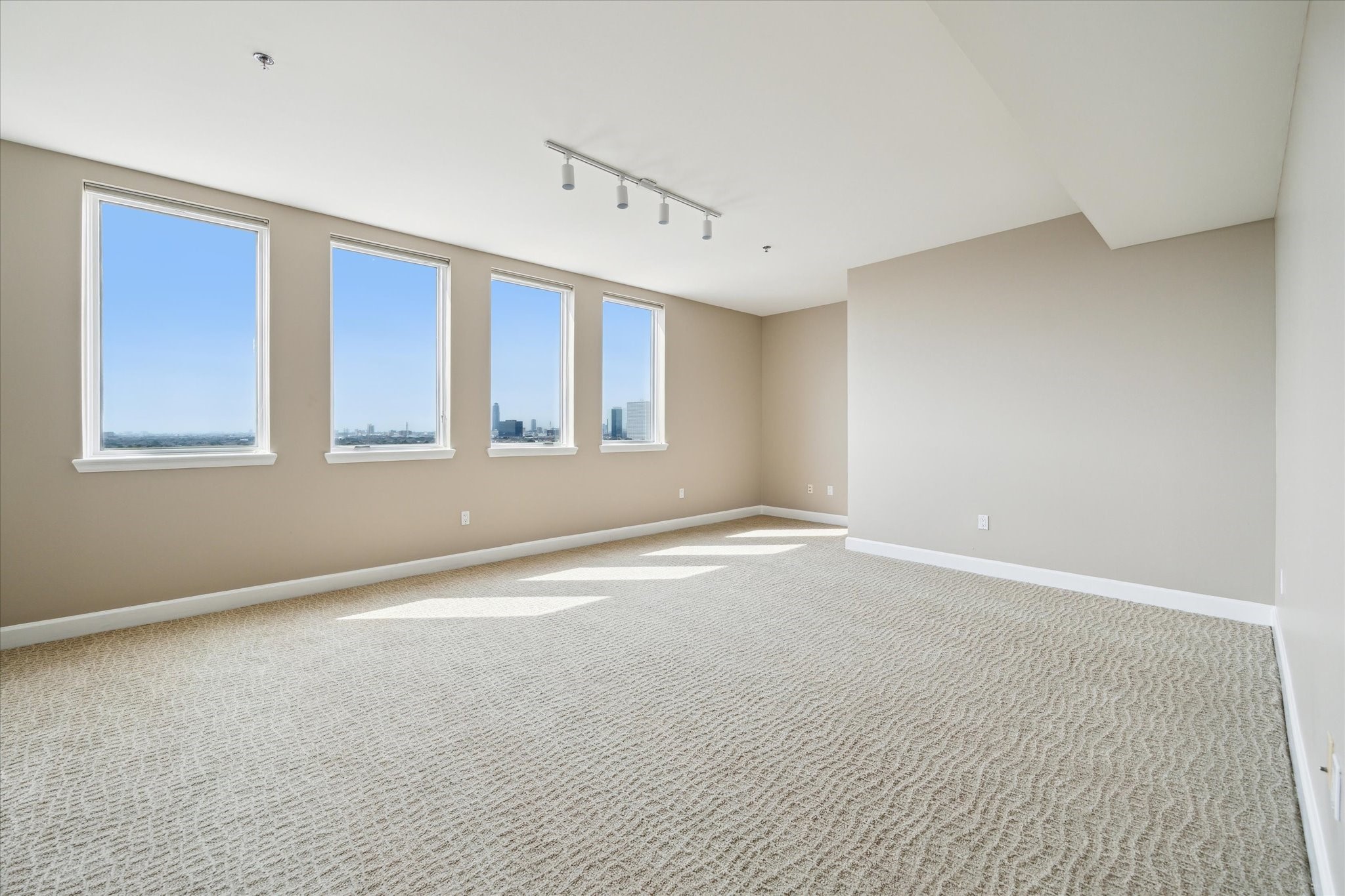 2520 Robinhood Street, Unit 1200 Houston, TX 77005 - Photo 17 of 29 a view of an empty room with a window