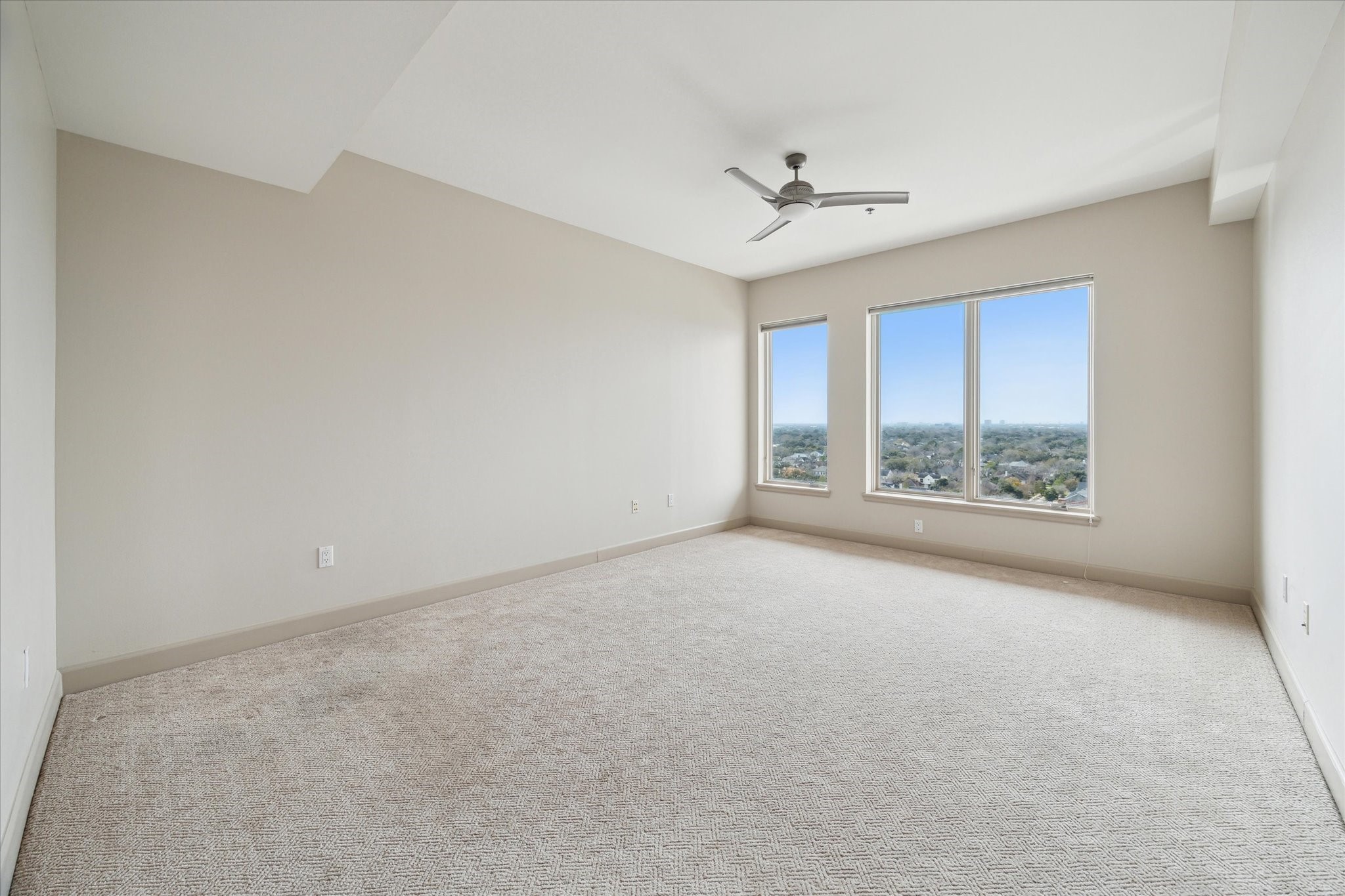 2520 Robinhood Street, Unit 1200 Houston, TX 77005 - Photo 19 of 29 a view of an empty room with a window