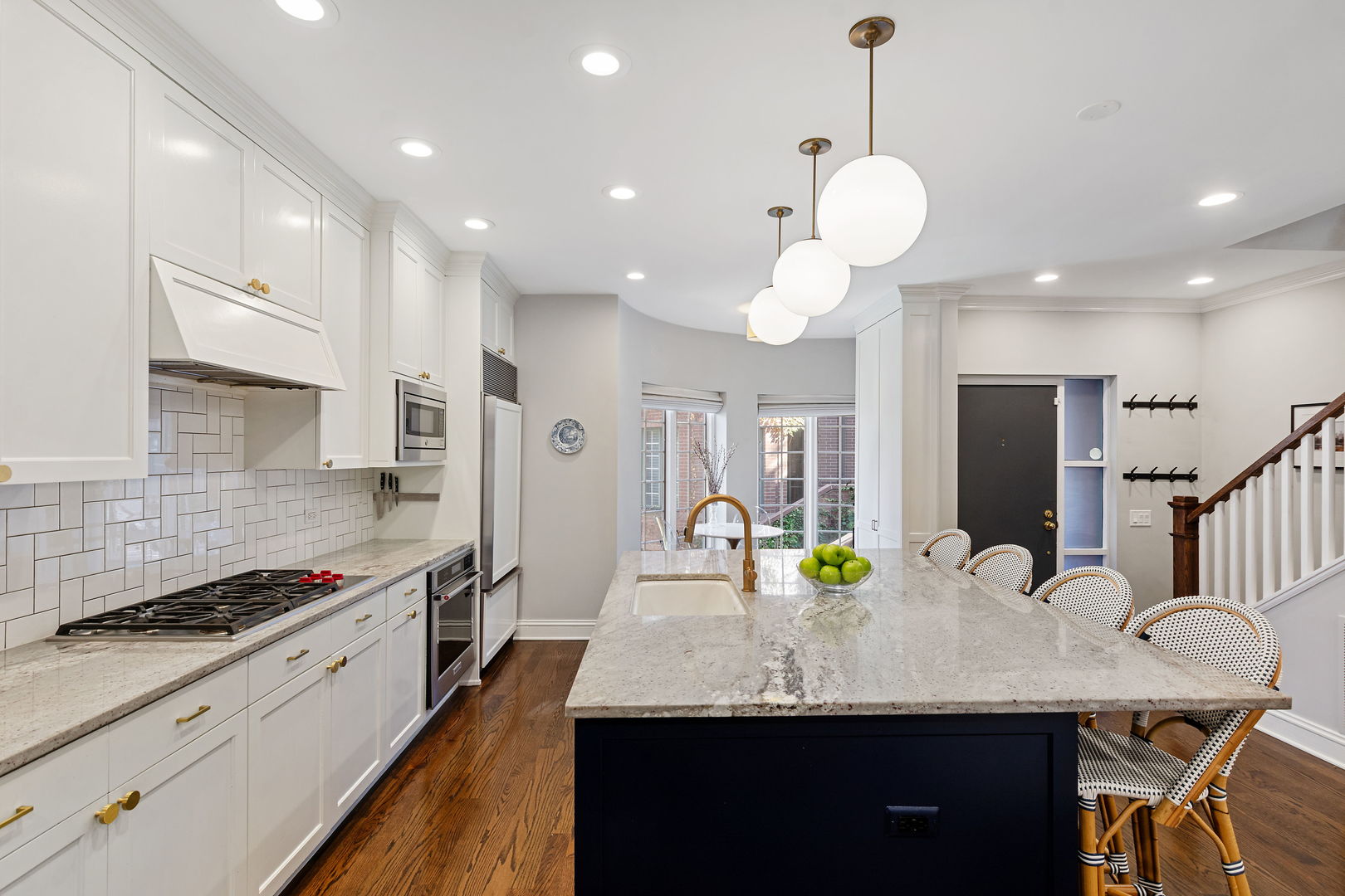 Undisclosed Address Chicago, IL 60614 - Photo 3 of 32