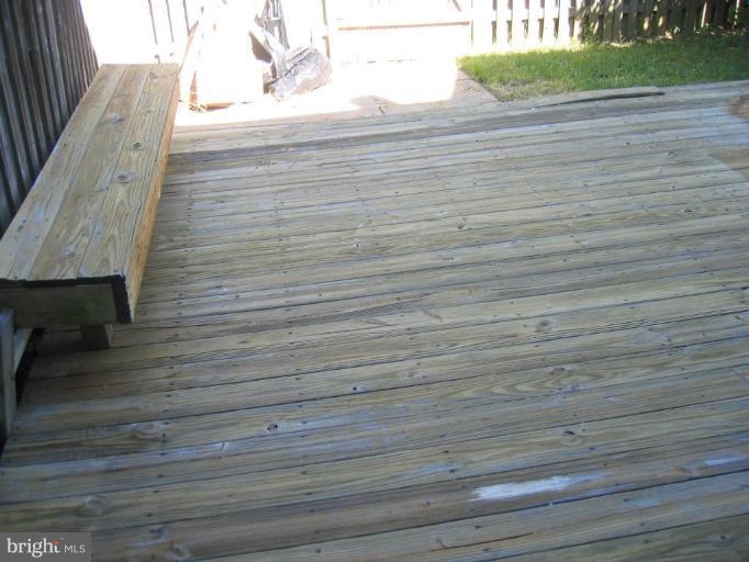 7577 Aspenpark Road Lorton, VA 22079 - Photo 4 of 9 Deck