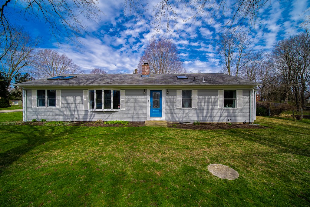15 Nipsah Road Warwick, RI 02818 - Photo 1 of 42