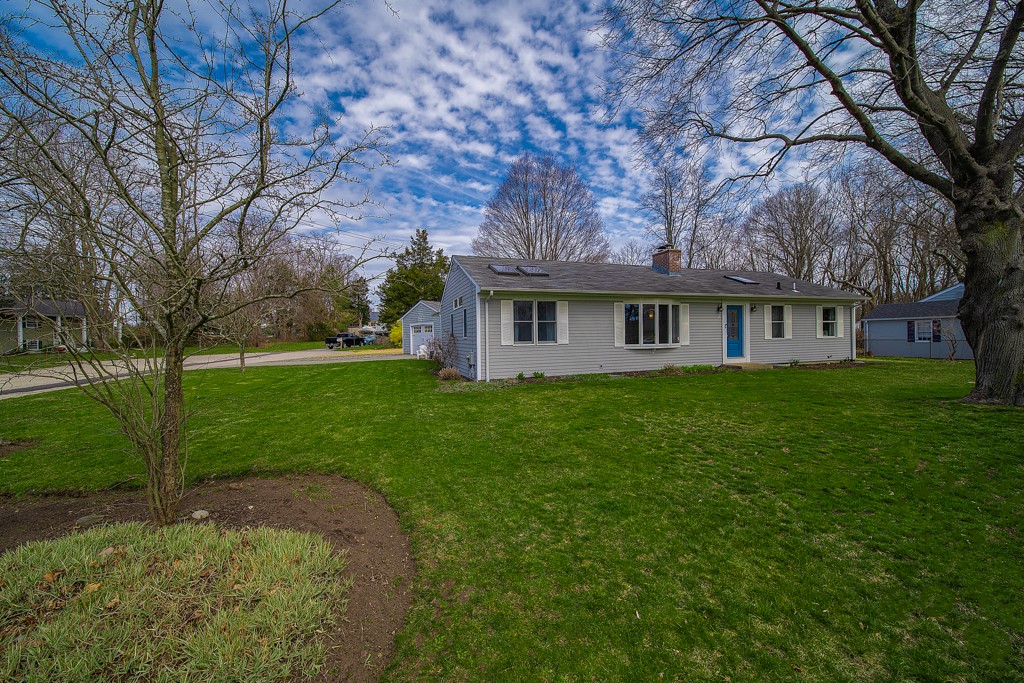 15 Nipsah Road Warwick, RI 02818 - Photo 2 of 42