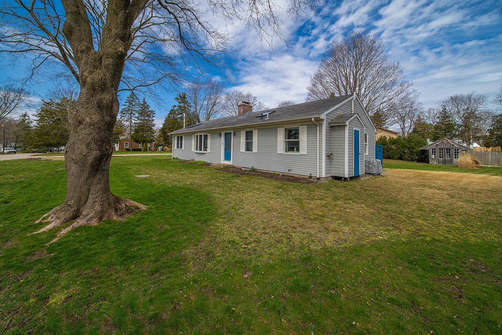 15 Nipsah Road Warwick, RI 02818 - Photo 3 of 42