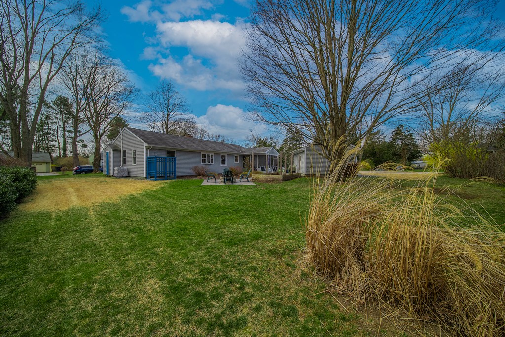 15 Nipsah Road Warwick, RI 02818 - Photo 4 of 42