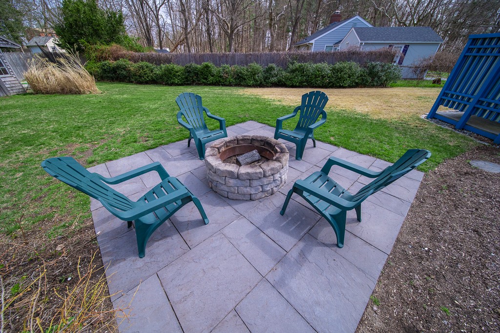15 Nipsah Road Warwick, RI 02818 - Photo 8 of 42