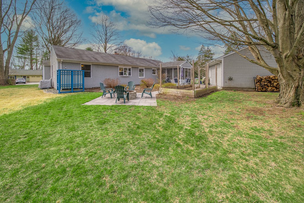 15 Nipsah Road Warwick, RI 02818 - Photo 9 of 42