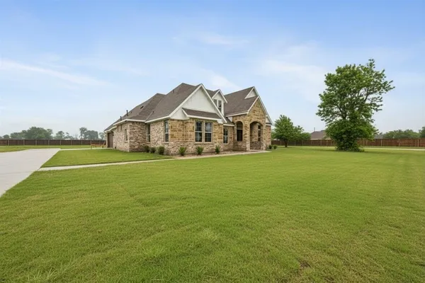 $650,000 | 9774 County Road 502, Blue Ridge, TX 75424