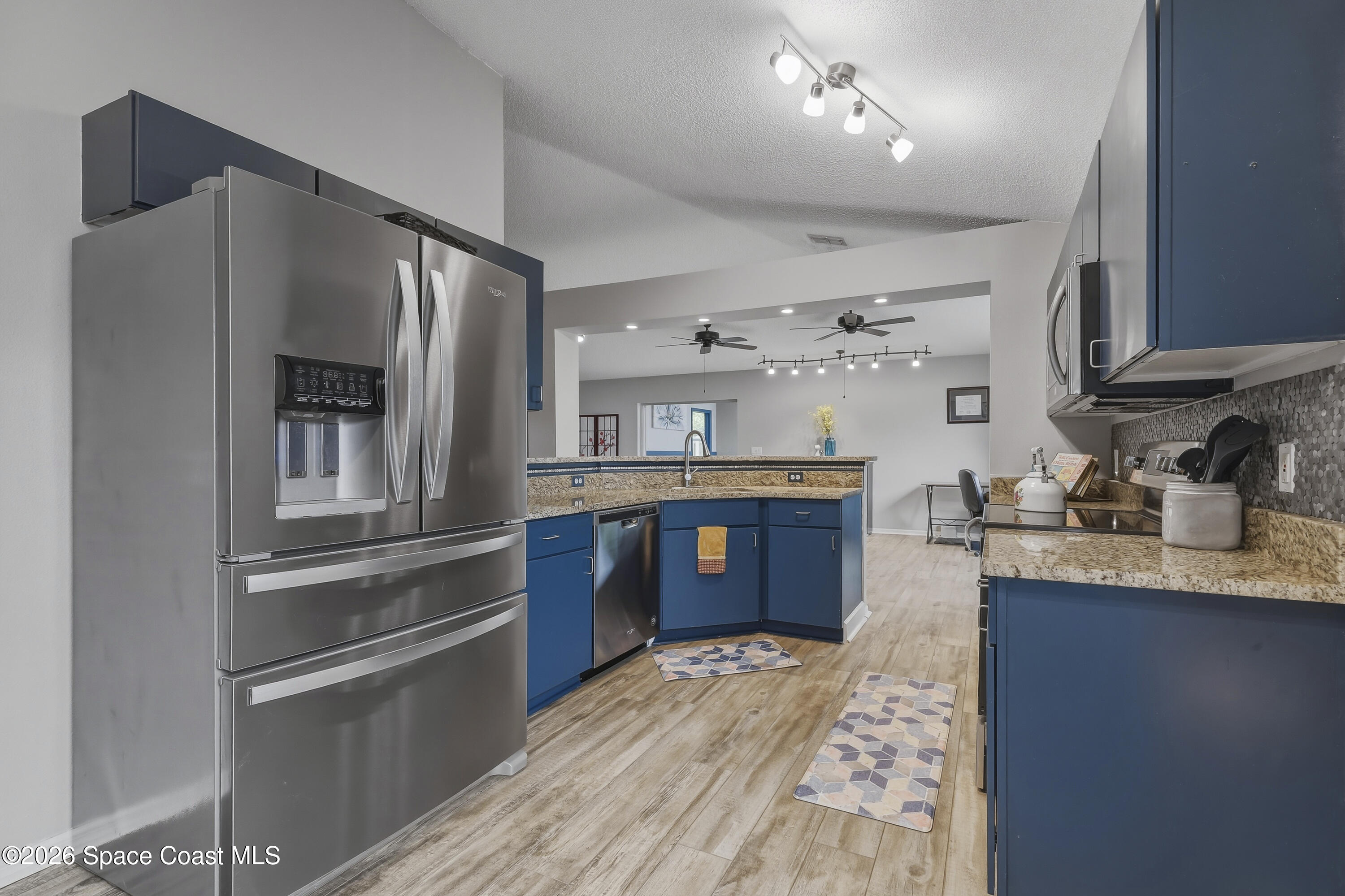 2124 Spring Creek Circle Palm Bay, FL 32905 - Photo 10 of 54 15 (2)