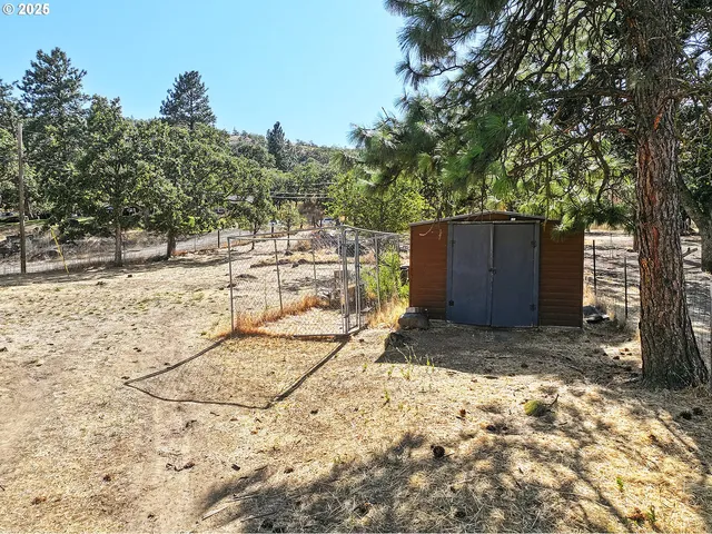 $399,900 | 3016 West 10th Street, The Dalles, OR 97058