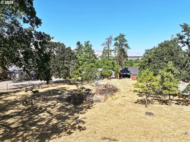 $399,900 | 3016 West 10th Street, The Dalles, OR 97058