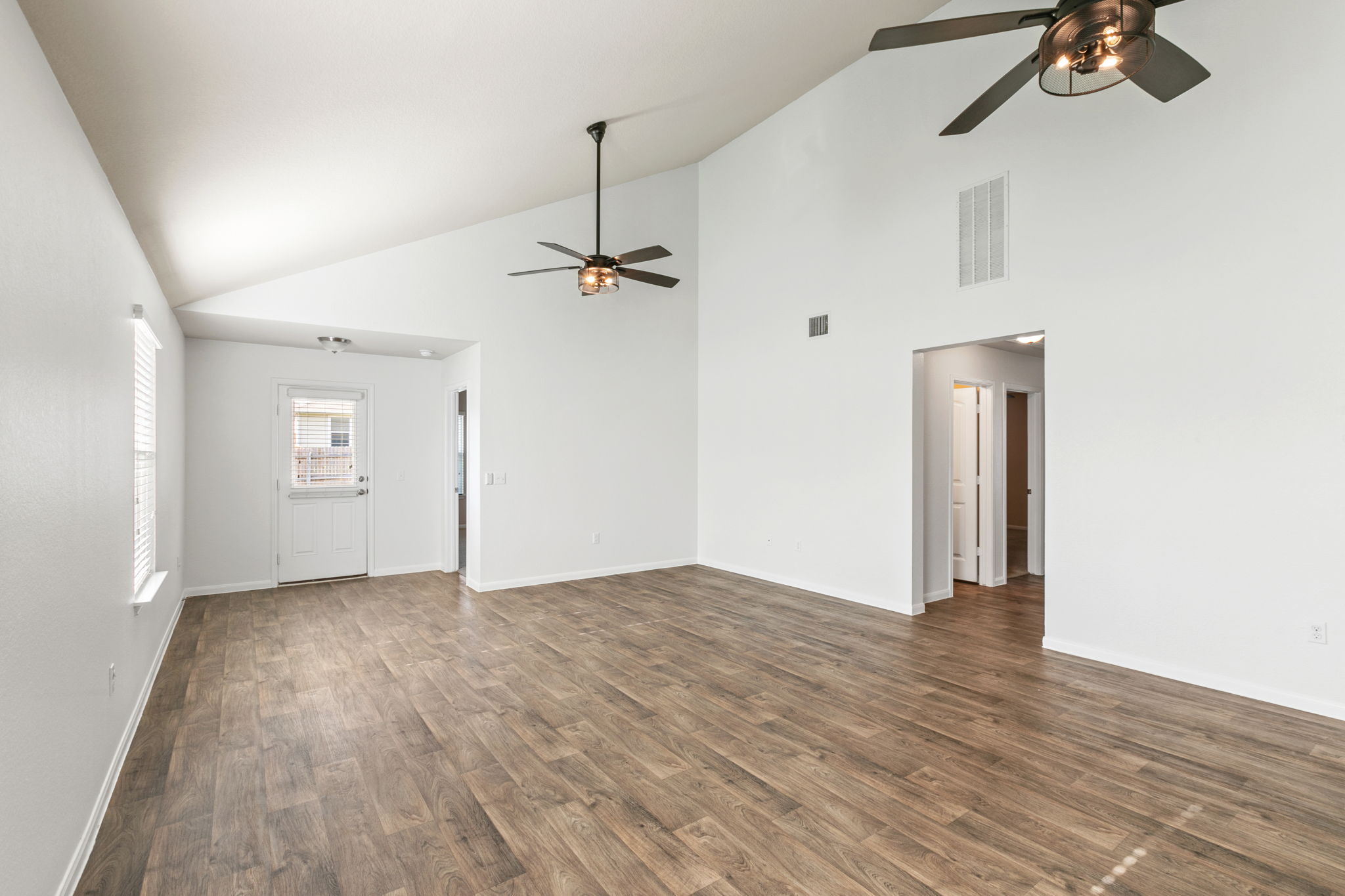 725 Liard River Road Hutto, TX 78634 - Photo 5 of 27
