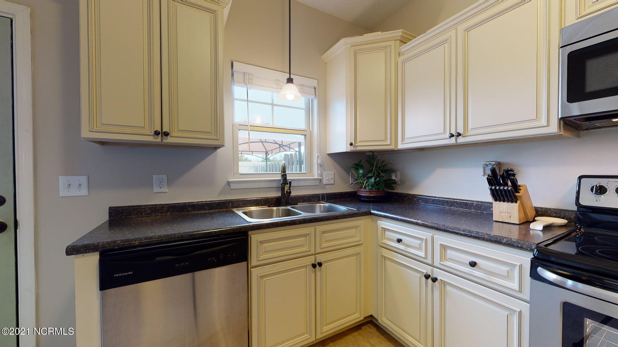 306 Winstead Loop Road Richlands, NC 28574 - Photo 31 of 48 28-web-or-mls-306-Winstead-Loop-Rd-Richl