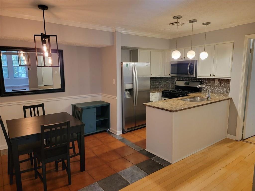 2045 Brian Way Decatur, GA 30033 - Photo 9 of 30