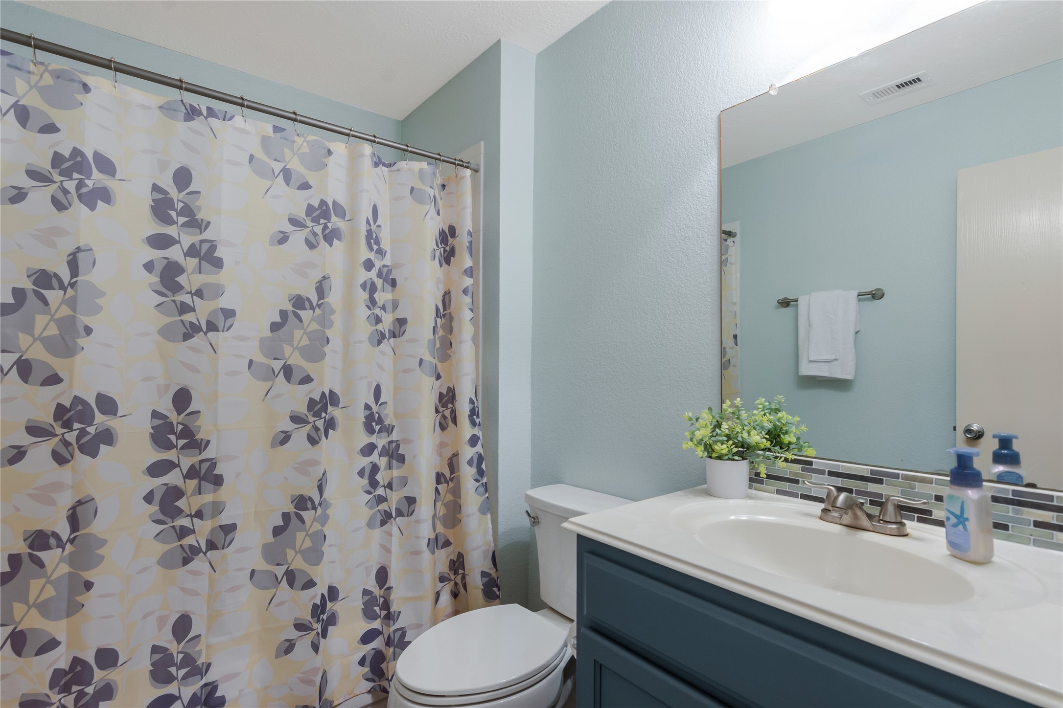 16306 Rustic Stable Lane Cypress, TX 77429 - Photo 22 of 32 Secondary bathroom!