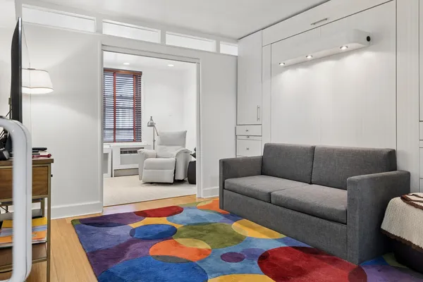 $450,000 | 408 West 34th Street, Unit 4L | Hudson Yards