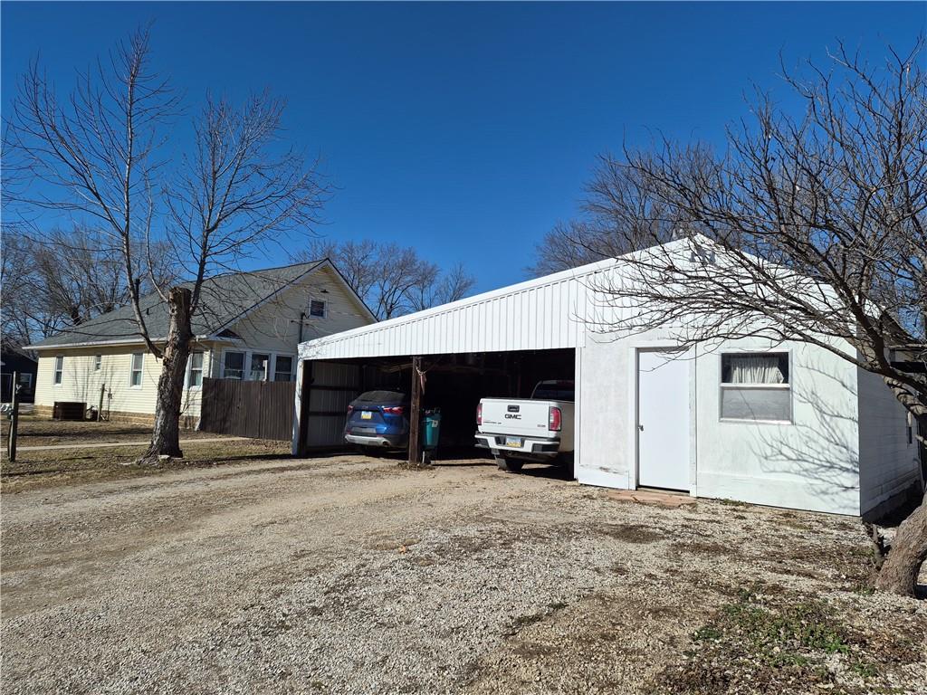 343 South Chestnut Street Howard, KS 67349 - Photo 7 of 58