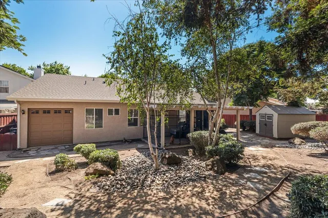 $565,000 | 426 Treecrest Circle, Oakdale, CA 95361