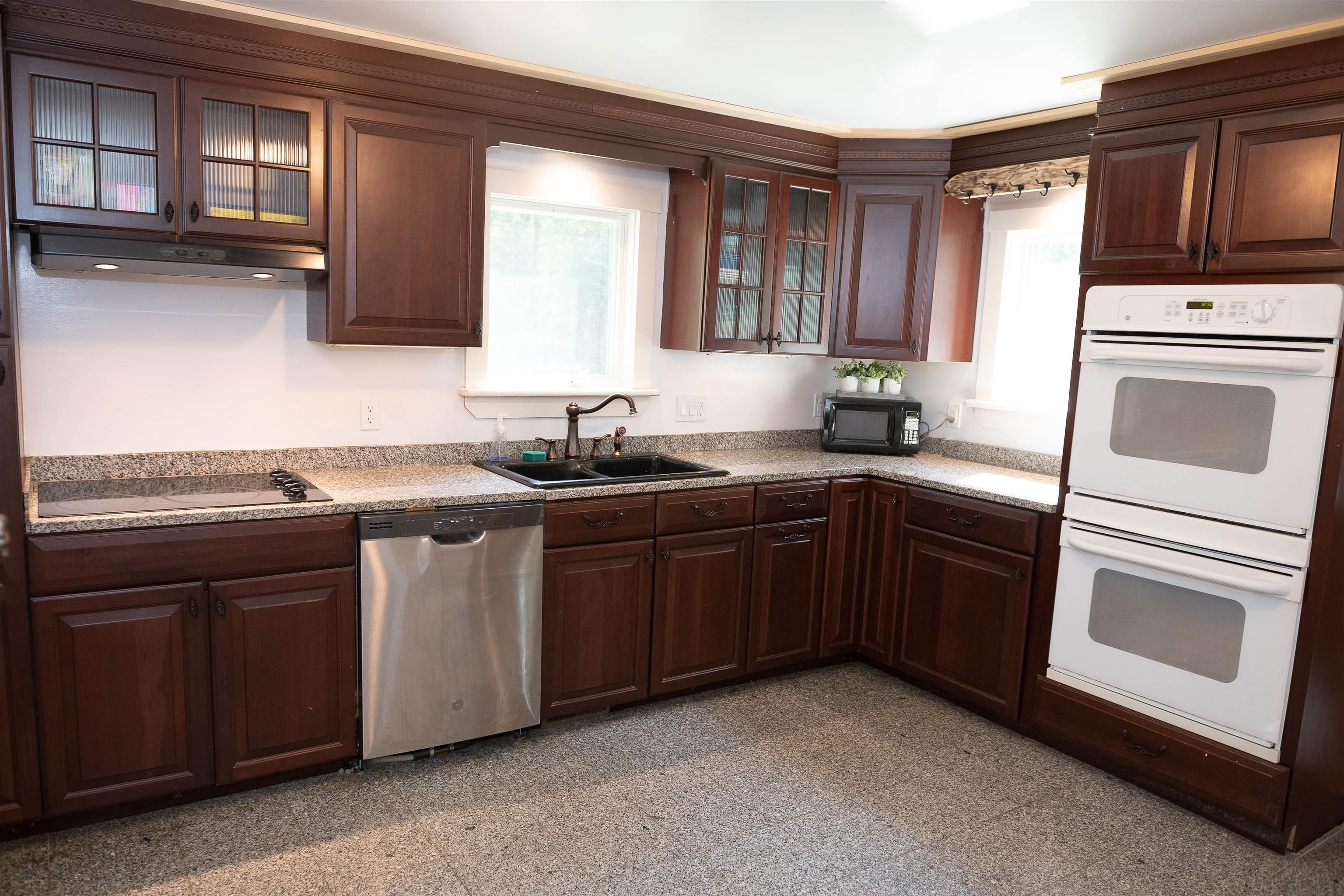 99 Heath Road Conway, NH 03813 - Photo 3 of 29 Gallery Image 3