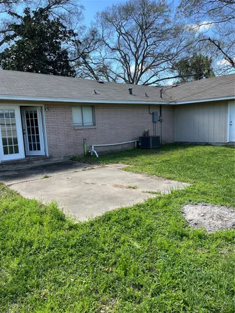 $1,515 | 2815 Pearl Street, Bay City, TX 77414