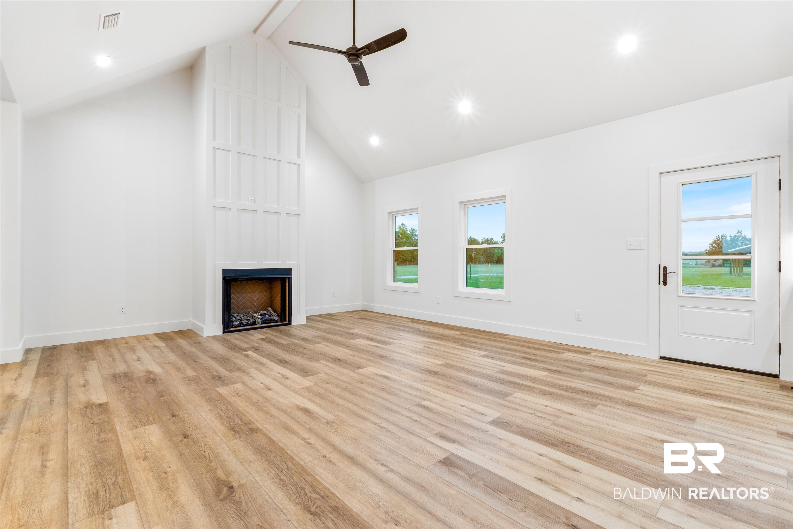 28310 Comstock Road Elberta, AL 36530 - Photo 34 of 60 Living Room