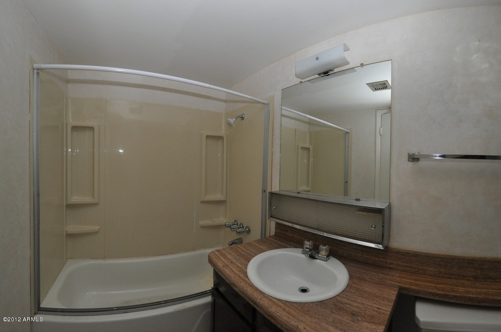 2229 West Charter Oak Road Phoenix, AZ 85029 - Photo 14 of 15 Bathroom 2