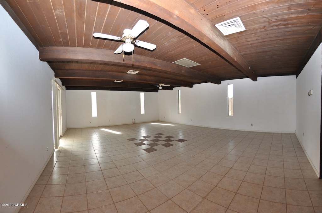 2229 West Charter Oak Road Phoenix, AZ 85029 - Photo 9 of 15 Family Room