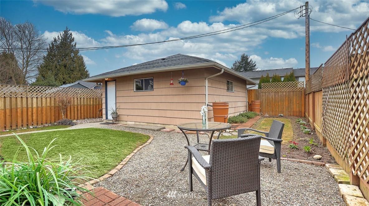 306 Meadow Avenue North Renton, WA 98057 - Photo 16 of 24