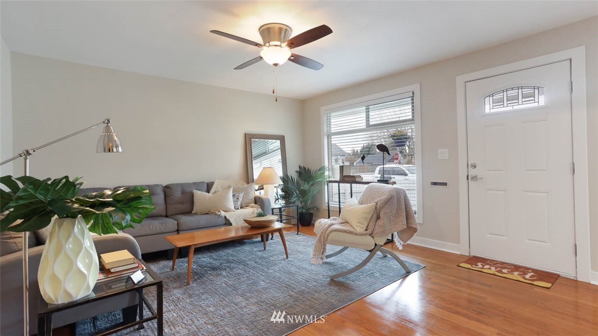 306 Meadow Avenue North Renton, WA 98057 - Photo 4 of 24