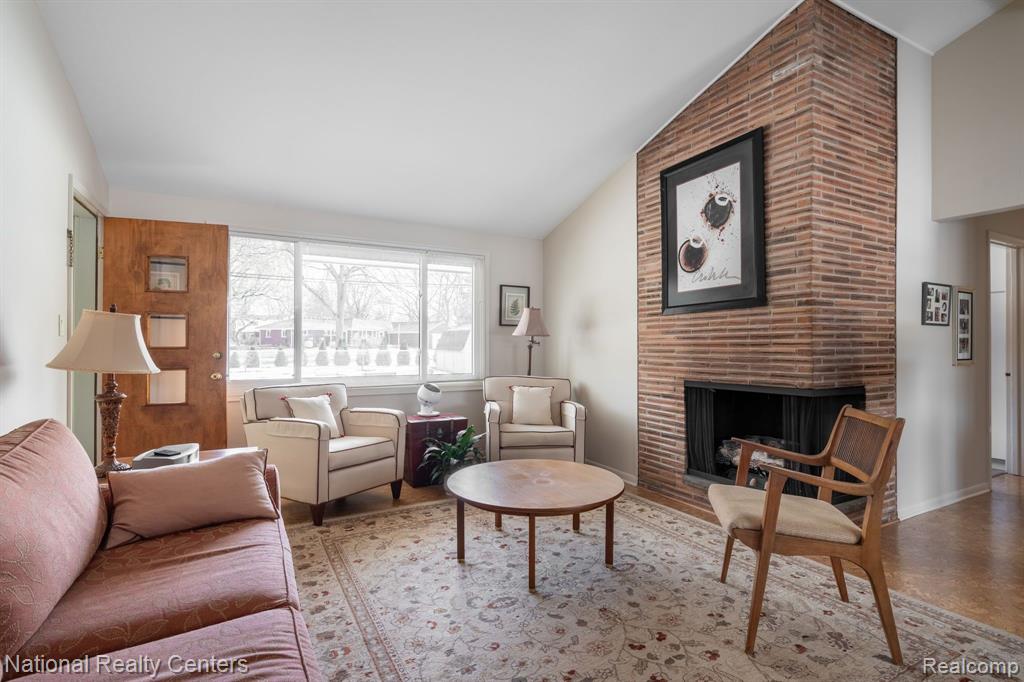 1648 Welch Road Walled Lake, MI 48390 - Photo 6 of 30 Gallery Image 6