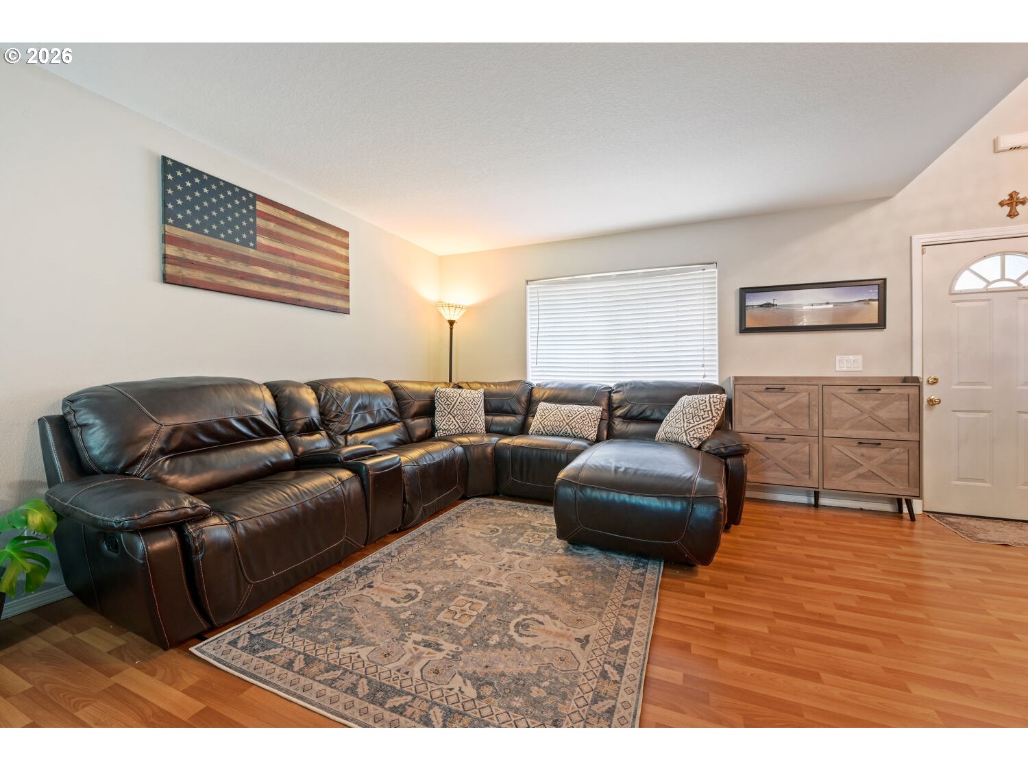 7502 Southwest Applegate Drive Beaverton, OR 97007 - Photo 5 of 34 Living Room