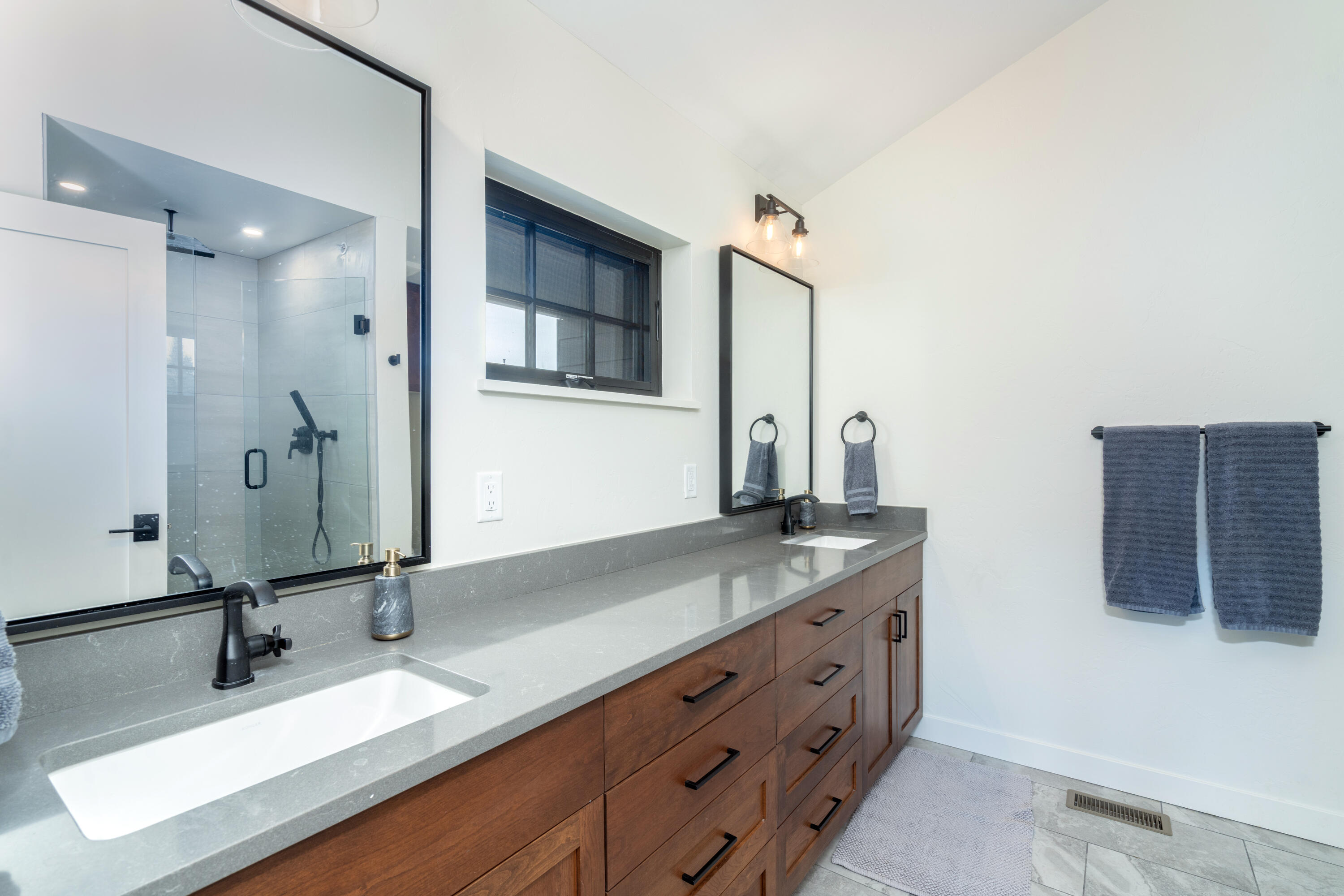 388 North Lena Street, Unit 5C Ridgway, CO 81432 - Photo 8 of 27 a bathroom with a sink and a mirror