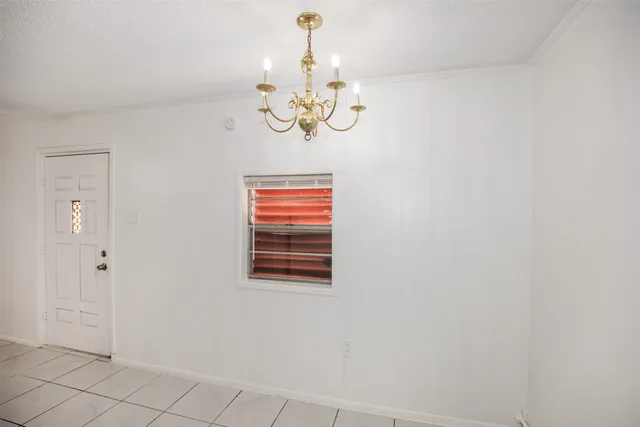 $950 | 2020 B Rosalee Street, La Marque, TX 77568